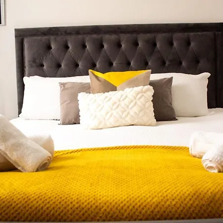 Séjour chez l'habitant Shm Hs2 Workers Great For Long Term & Short Stays, 15 Min Drive To Centre & Airport 2 Min Walk To Shops And Train Station