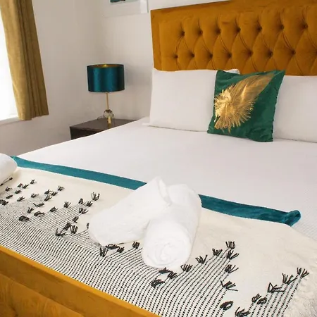 Séjour chez l'habitant Shm Hs2 Workers Great For Long Term & Short Stays, 15 Min Drive To Centre & Airport 2 Min Walk To Shops And Train Station Birmingham